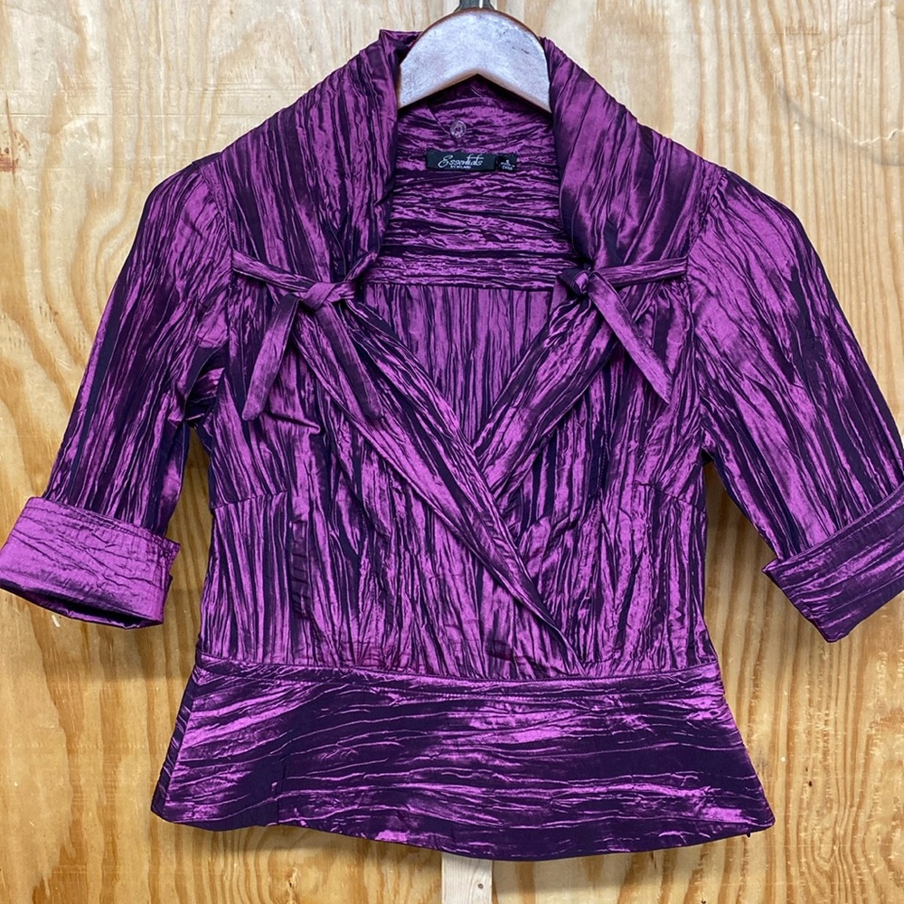 Essentials by Milano size S blouse NWT
